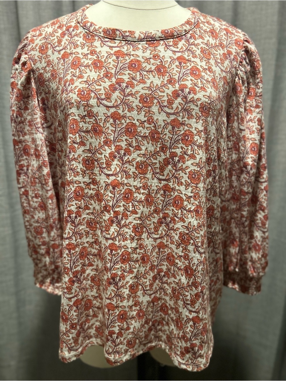 Wonderly Floral Puff-Sleeve Tunic in Rust and Cream
